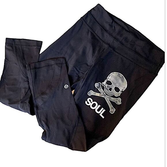 Lululemon Capri workout leggings, SoulCycle, size 4, skull - Picture 1 of 10